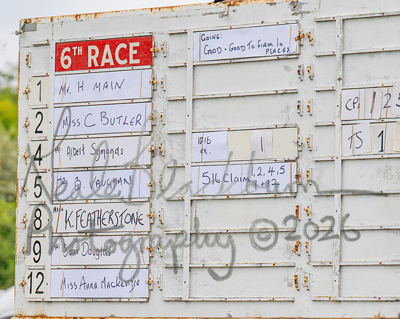 Race 6 - Conditions (level 3) for Novice Riders (1 of 104)