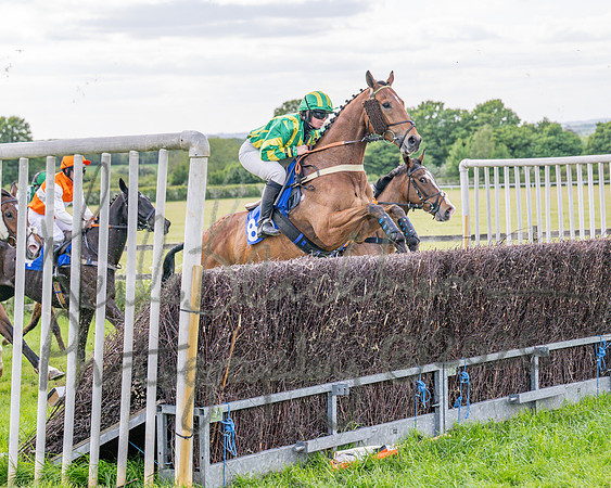 Race 6 - Conditions (level 3) for Novice Riders (58 of 104)