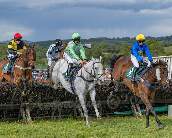 Race 4 - Novice Riders final (50 of 145)