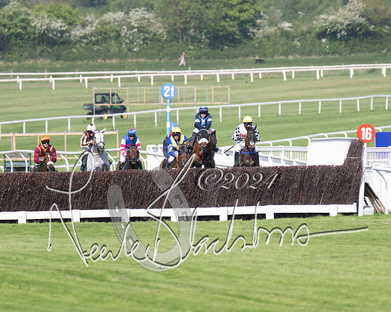 Race 1 - The Bottle Green Open Hunters steeplechase 2m62y (16 of 93)
