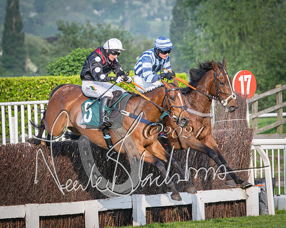 Race 4 - The Jonathan Neesom memorial open Hunter’s steeplechase 3m2f 70y (99 of 167)