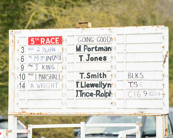 Race 5 - Ineos Grenadier Home Counties Grand National (1 of 142)