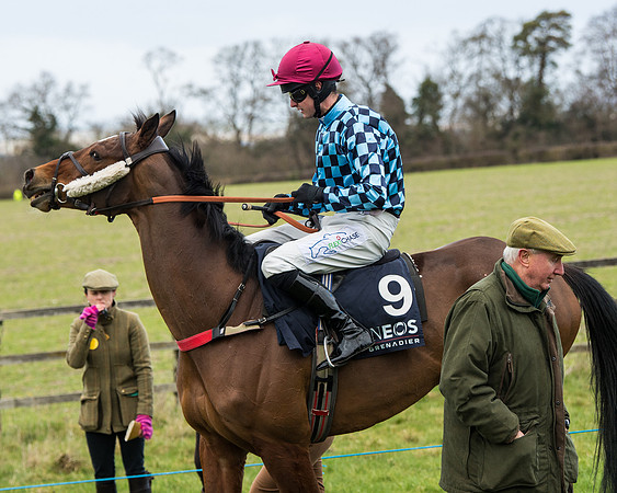 Race 5 - Ineos Grenadier Home Counties Grand National (42 of 142)
