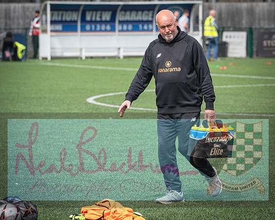 Dorking Wanderers 2v0 Chesham Utd (13 of 592)