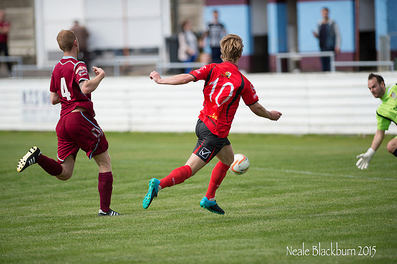 Chesham utd v Aylesbury (12 of 66)