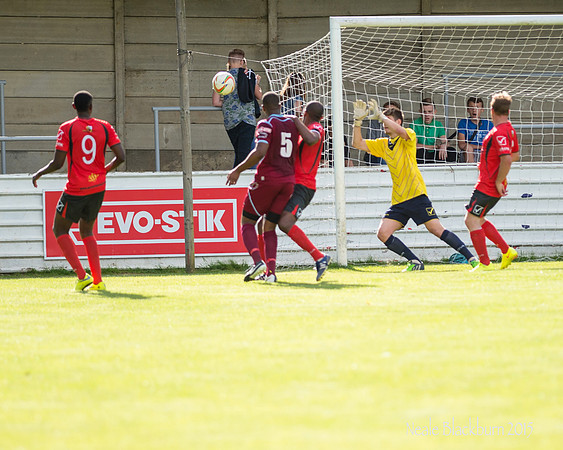 Chesham utd v Aylesbury (15 of 66)