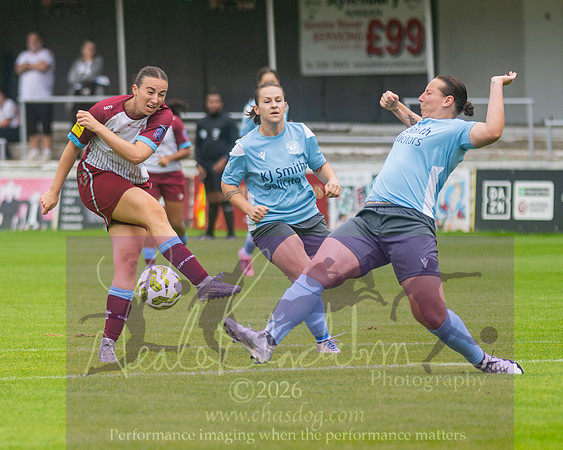 Chesham Utd 3 v 2 Woodley United (30 of 422)