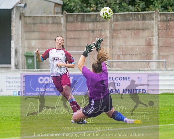 Chesham Utd 3 v 2 Woodley United (54 of 422)