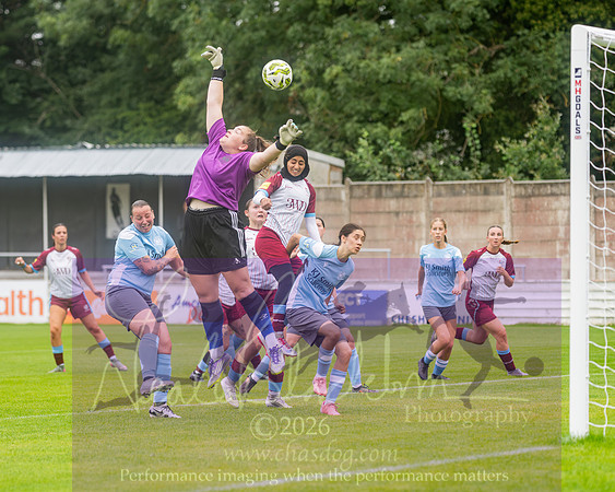 Chesham Utd 3 v 2 Woodley United (93 of 422)
