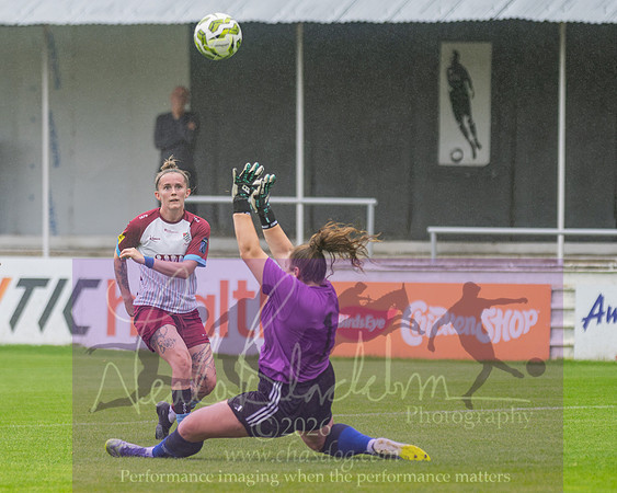 Chesham Utd 3 v 2 Woodley United (178 of 422)