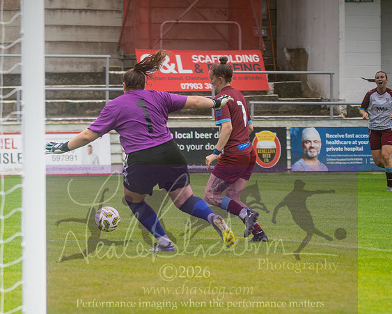 Chesham Utd 3 v 2 Woodley United (201 of 422)