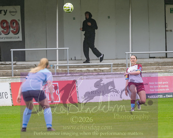 Chesham Utd 3 v 2 Woodley United (202 of 422)