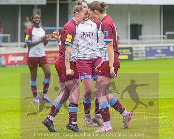 Chesham Utd 3 v 2 Woodley United (308 of 422)