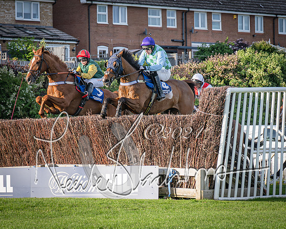 Race 4 - Peretemps Stratford Foxhunters (64 of 168)
