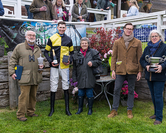 Race 2 - Five and Over restricted (132 of 136)