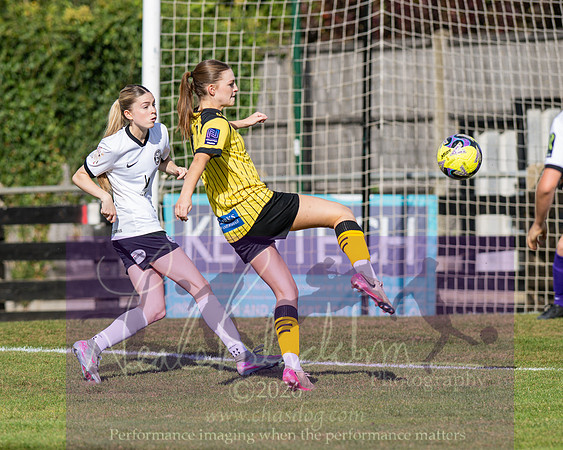 Royston Town 3 v 2 Chesham United (86 of 496)