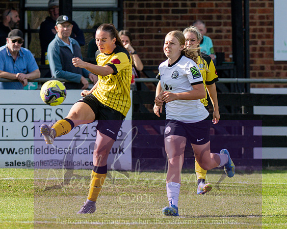 Royston Town 3 v 2 Chesham United (113 of 496)