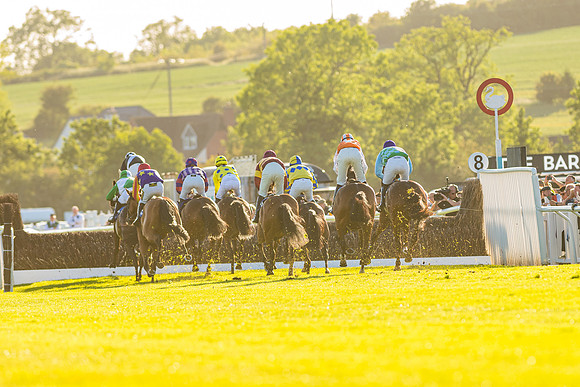 Race 4 - Foxhunters Championship (103 of 175)