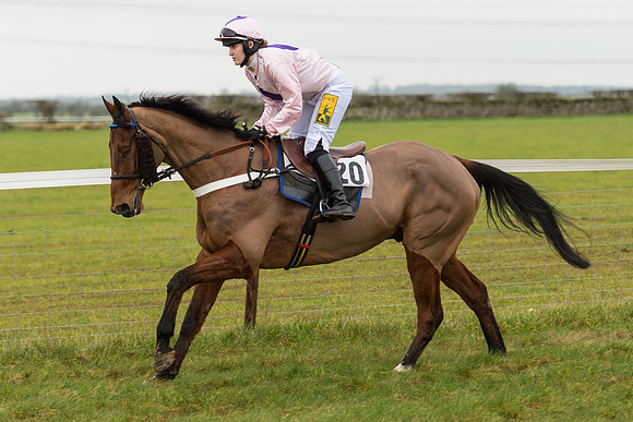 Race 3 - Novice Riders Race (36 of 150).jpg