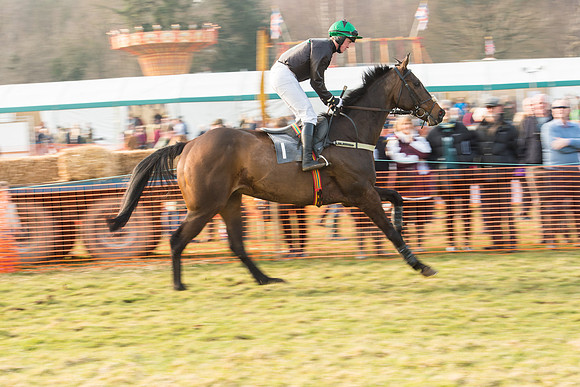 Race 4 - Novice and Veteran Riders (22 of 115).jpg