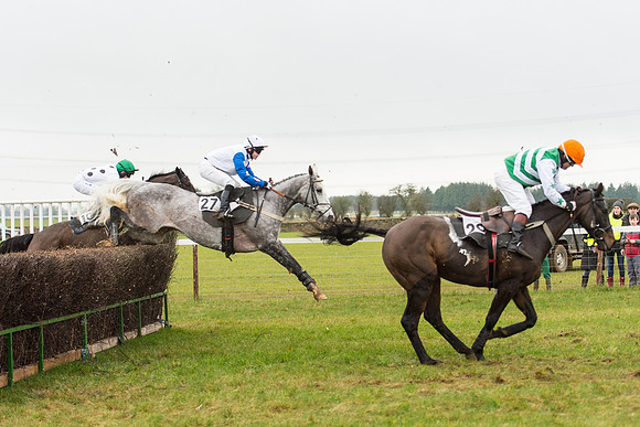 Race 3 - Novice Riders Race (86 of 150).jpg