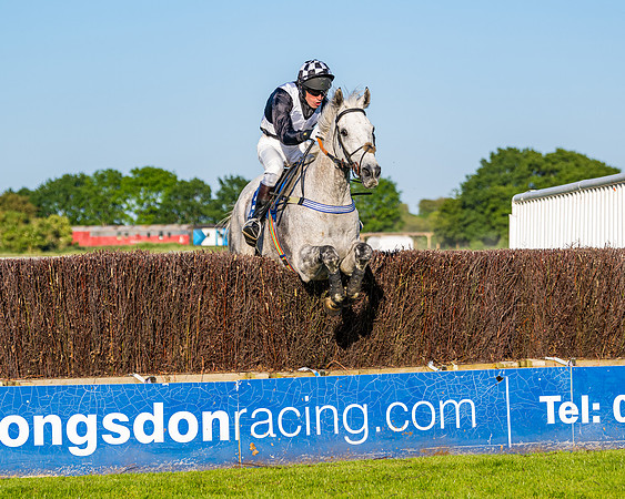 Race 4 - Foxhunters Championship (121 of 175)