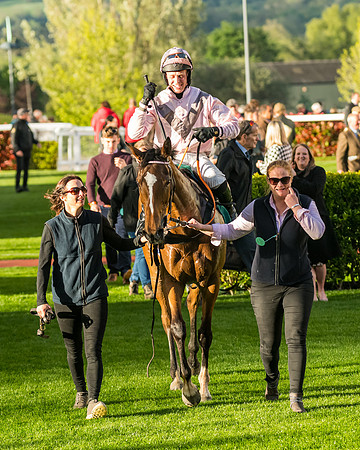 Race 5 - Mares Open  (201 of 329)