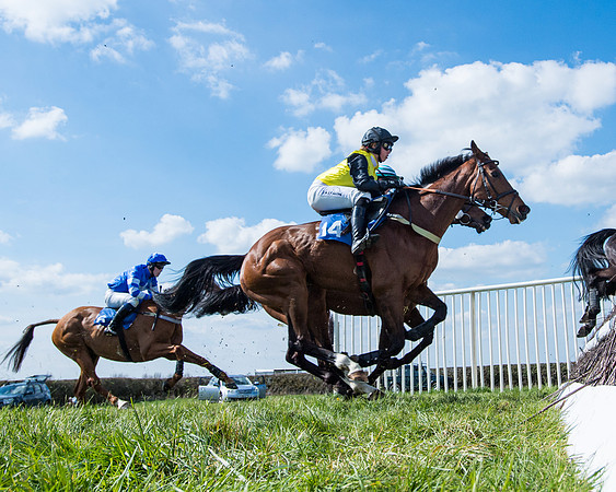 Race 3 -The Richardsons Accountants Conditions Race for Novice Riders  (77 of 154)