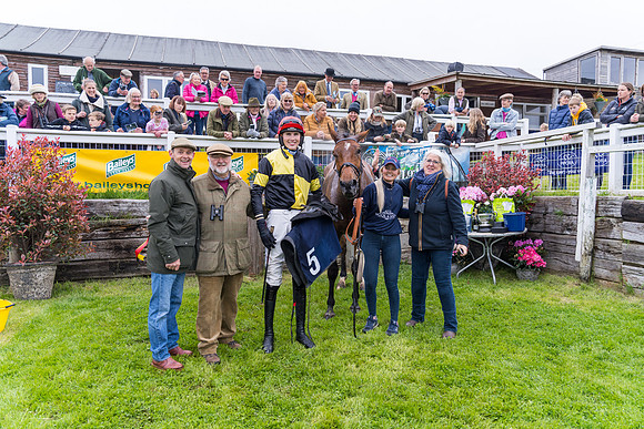 Race 2 - Five and Over restricted (114 of 136)