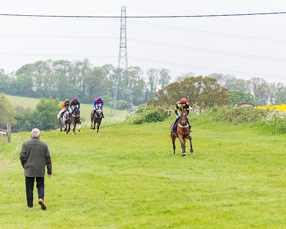 Race 2 - Five and Over restricted (56 of 136)