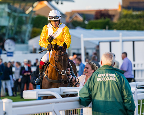 Race 7 - ITM NH Flat Race (52 of 197)