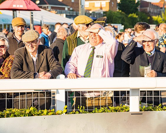 Race 5 - Whitw Swan Handicap (59 of 67)