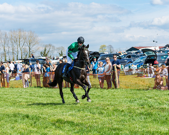 Race 3 -The Richardsons Accountants Conditions Race for Novice Riders  (32 of 154)