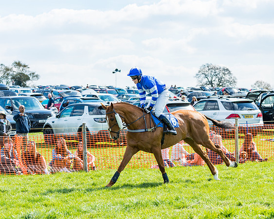 Race 3 -The Richardsons Accountants Conditions Race for Novice Riders  (20 of 154)