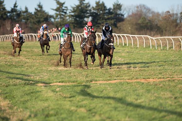 Race 6 - Novice Riders (60 of 103).jpg