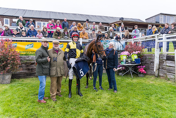 Race 2 - Five and Over restricted (120 of 136)