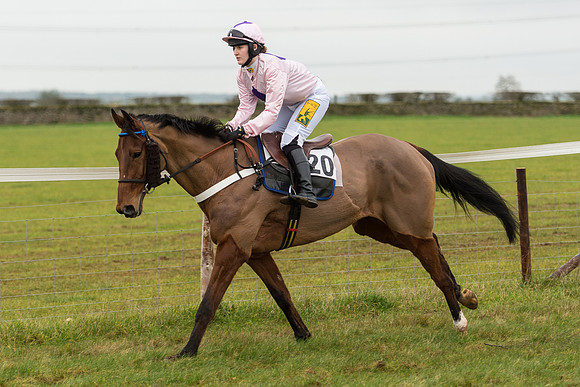 Race 3 - Novice Riders Race (34 of 150).jpg