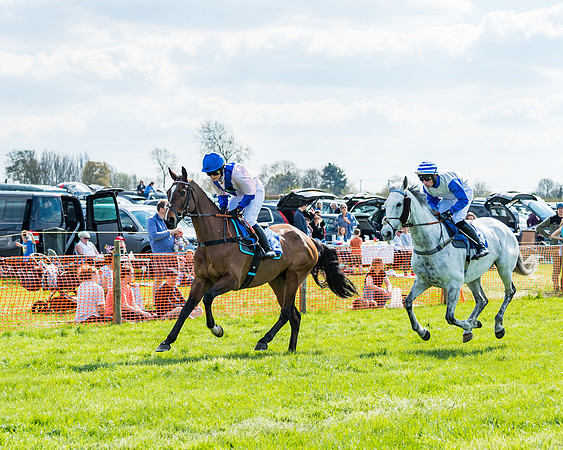 Race 3 -The Richardsons Accountants Conditions Race for Novice Riders  (10 of 154)