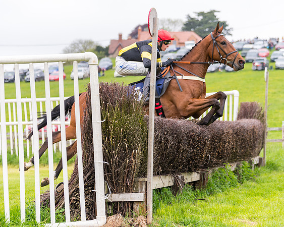 Race 2 - Five and Over restricted (60 of 136)