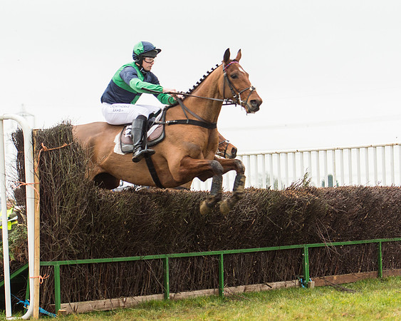 Race 3 - Novice Riders Race (115 of 150).jpg