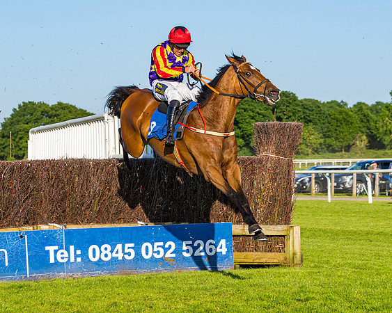 Race 4 - Foxhunters Championship (118 of 175)