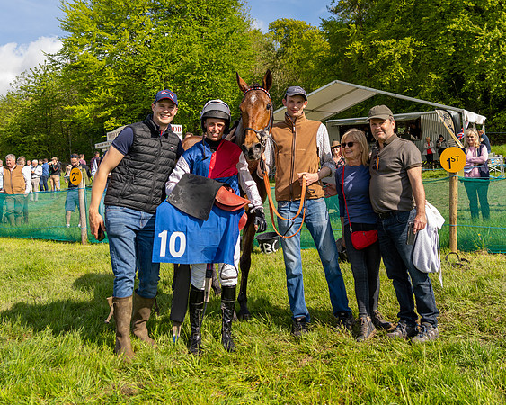 Race 5 - 2m5f Maiden (136 of 144)