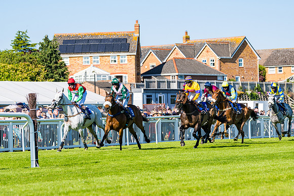 Race 1 - JFF Open Hunter Steeple Chase 2m  (62 of 202)