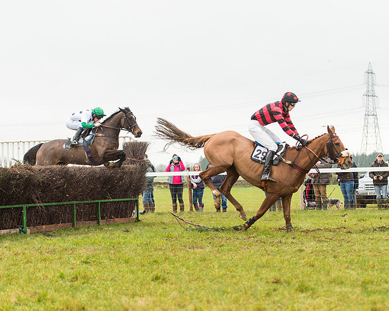 Race 3 - Novice Riders Race (112 of 150).jpg