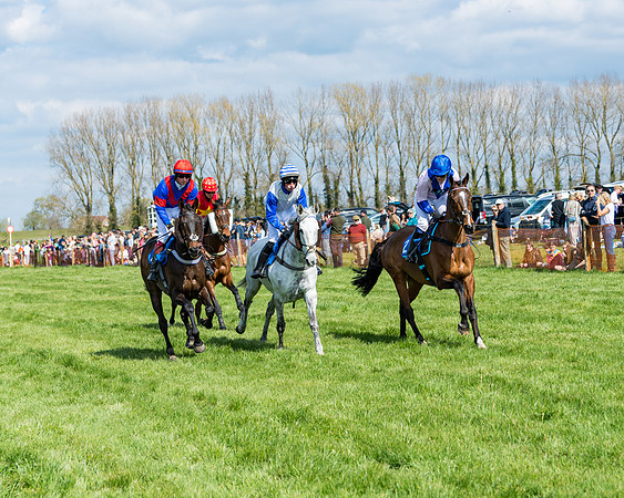 Race 3 -The Richardsons Accountants Conditions Race for Novice Riders  (38 of 154)