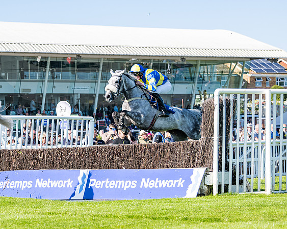 Race 1 - JFF Open Hunter Steeple Chase 2m  (86 of 202)