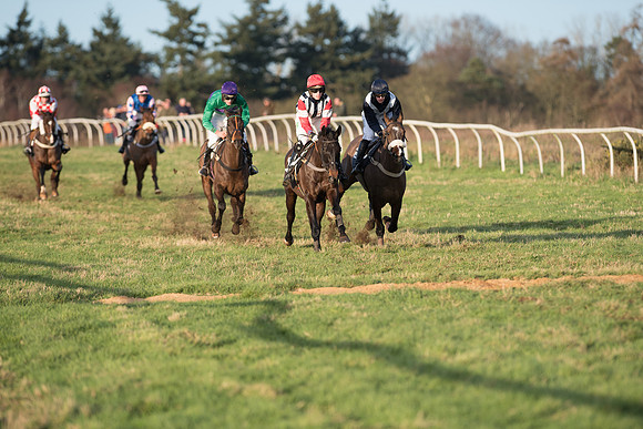 Race 6 - Novice Riders (63 of 103).jpg