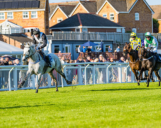 Race 4 - Foxhunters Championship (50 of 175)
