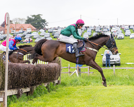 Race 2 - Five and Over restricted (74 of 136)