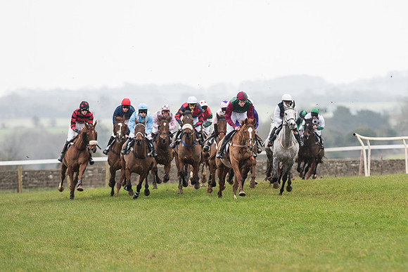 Race 3 - Novice Riders Race (63 of 150).jpg